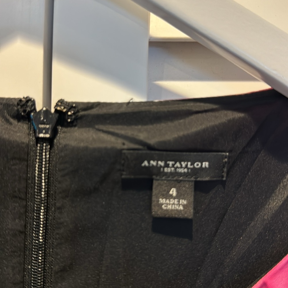 Ann Taylor Pre loved Printed colorful 100% Silk pleated front accent. - Picture 6 of 8